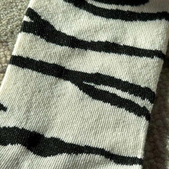 3/$15 Brand New Zebra Print Crew Socks - Picture 3 of 4